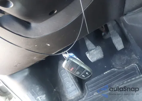 2017 Jeep Renegade Limited 4X4 из США, поврежденный, VIN ZACCJBDB3HPE47042